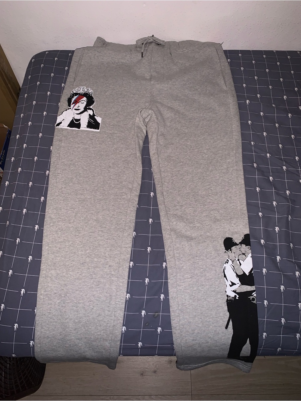 Rare Guess x Brandalised With Graffiti By Banksy Grey Sweatpants Size: Small